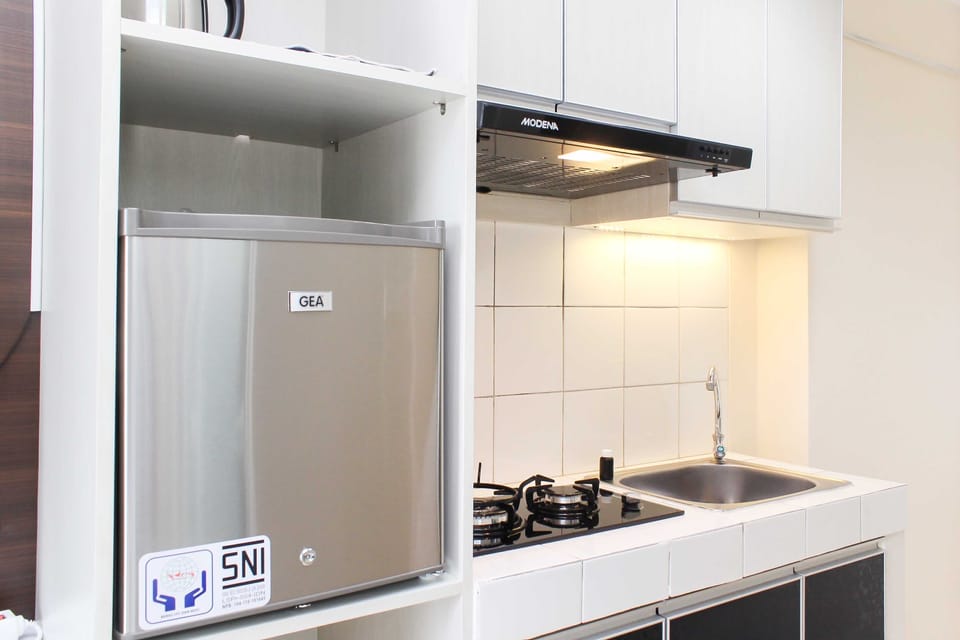 Room | Private kitchen | Fridge, stovetop, cookware/dishes/utensils