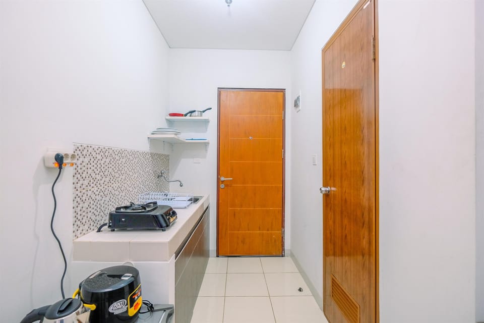 Fridge, stovetop, cookware/dishes/utensils