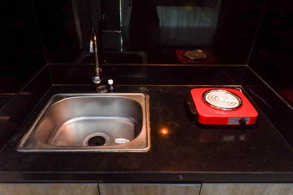 Room | Private kitchen | Fridge, stovetop, cookware/dishes/utensils