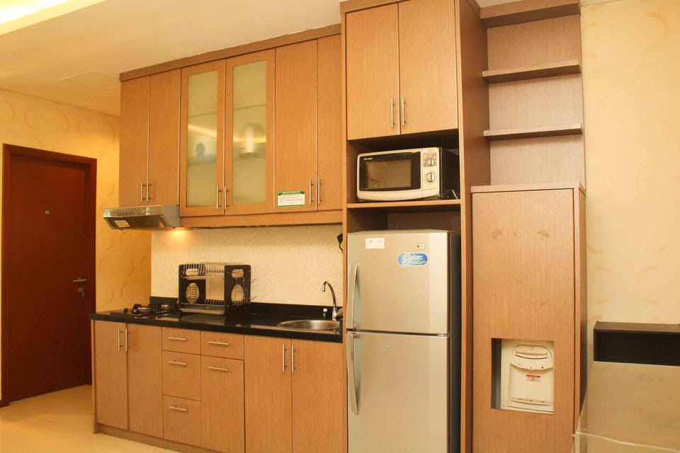 Fridge, stovetop, cookware/dishes/utensils