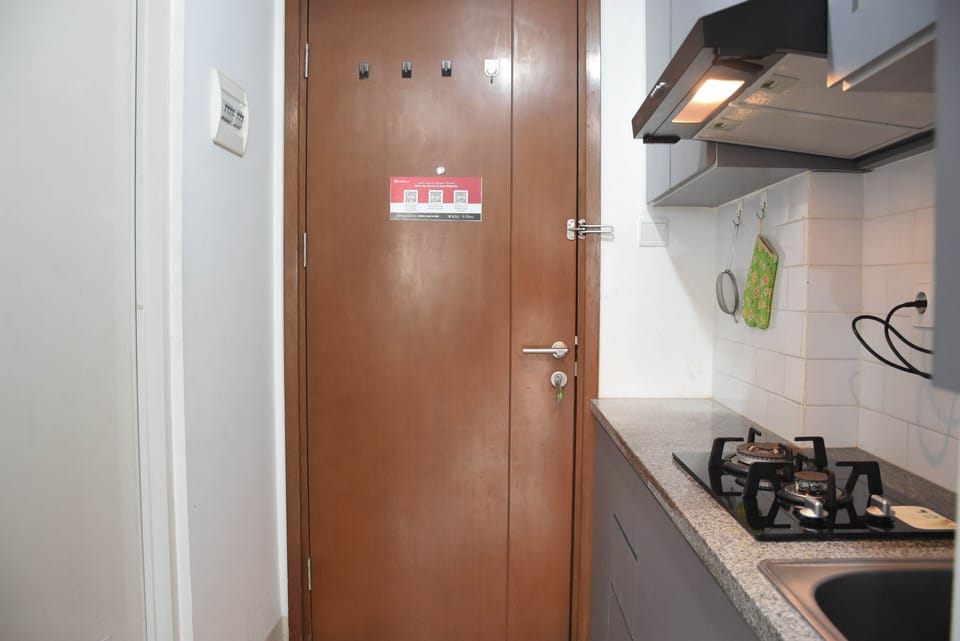 Fridge, stovetop, cookware/dishes/utensils