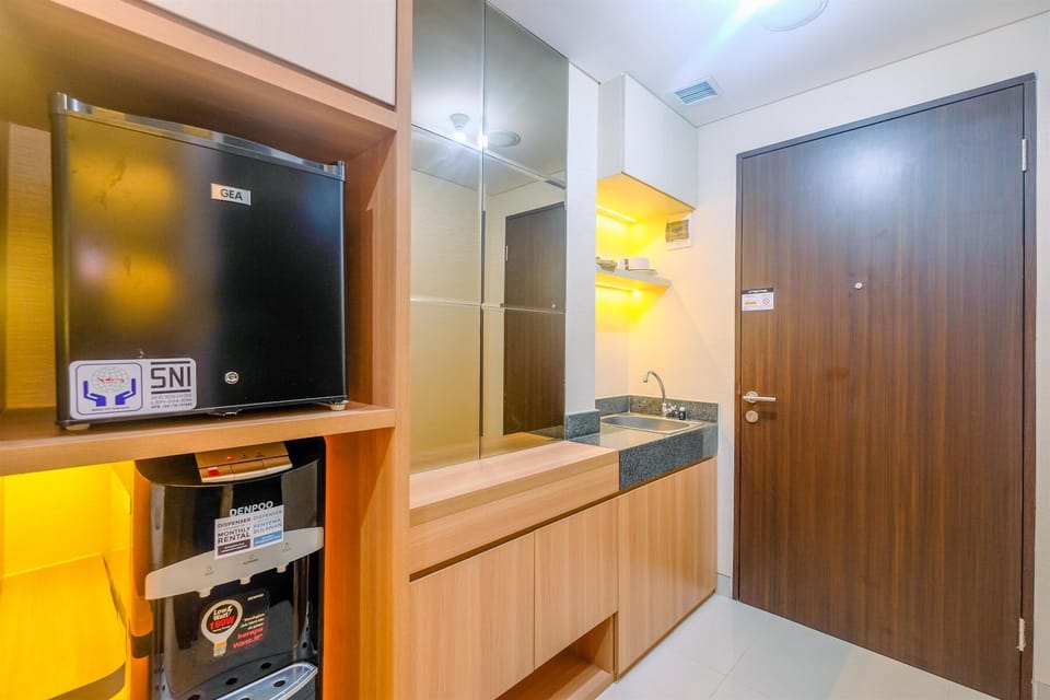 Room | Private kitchen | Fridge, stovetop, electric kettle, cookware/dishes/utensils