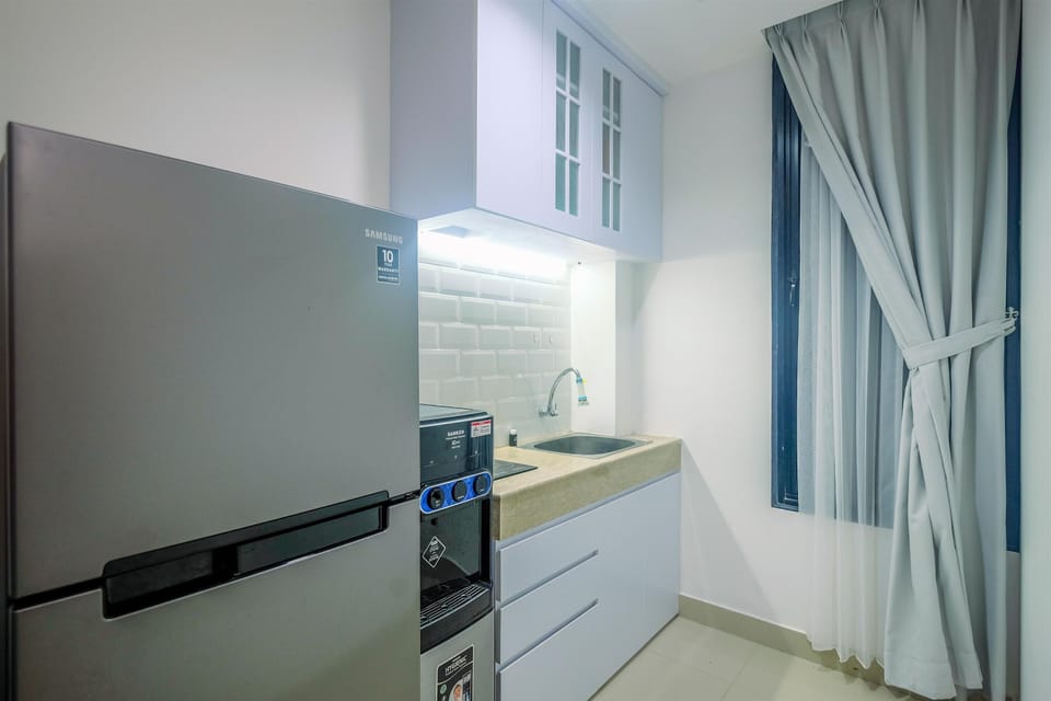 Room | Private kitchen | Fridge, stovetop, cookware/dishes/utensils