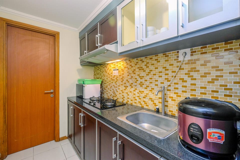 Fridge, stovetop, cookware/dishes/utensils