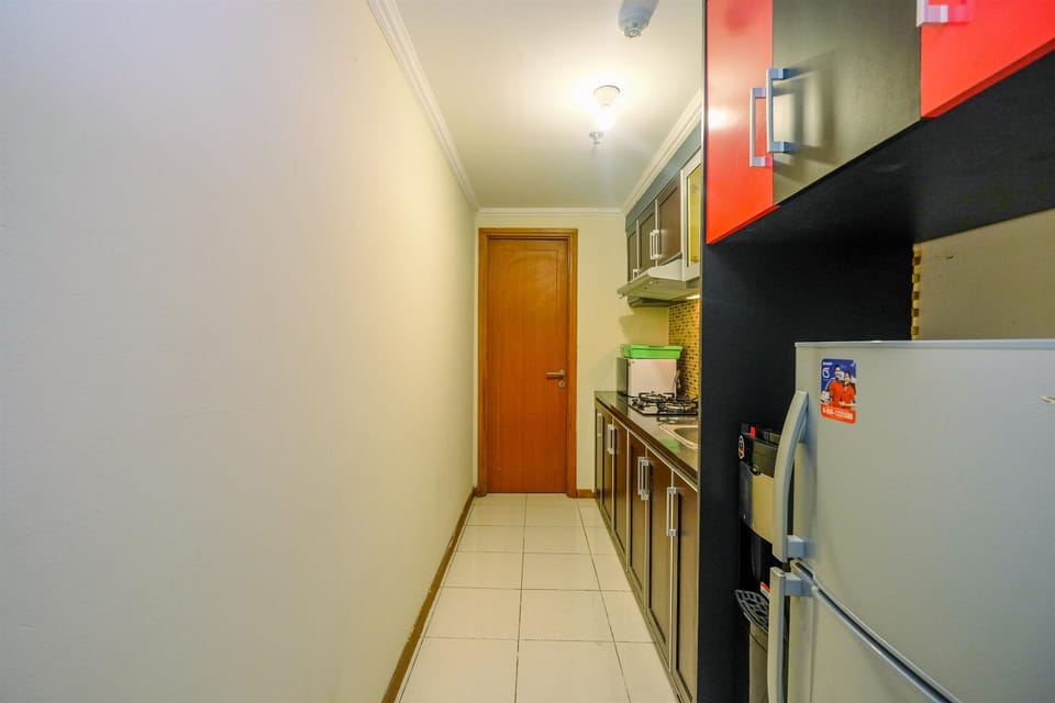 Fridge, stovetop, cookware/dishes/utensils