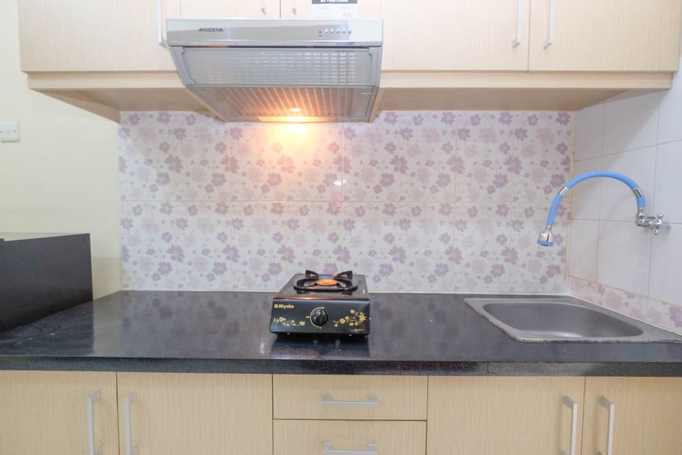 Fridge, stovetop, cookware/dishes/utensils