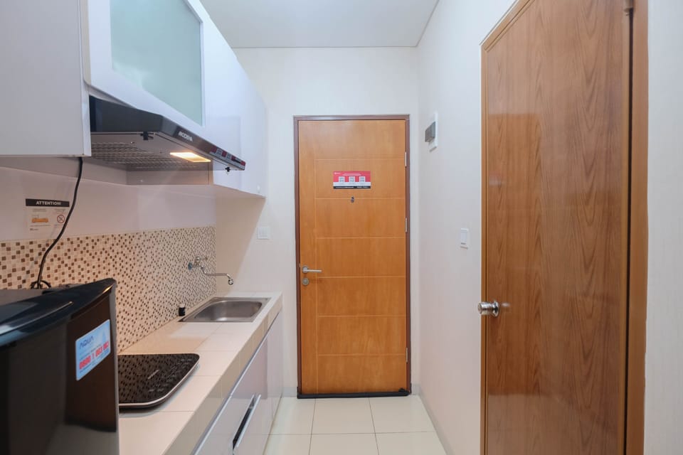 Room | Private kitchen | Fridge, stovetop, electric kettle, rice cooker