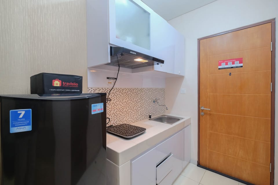 Room | Private kitchen | Fridge, stovetop, electric kettle, rice cooker