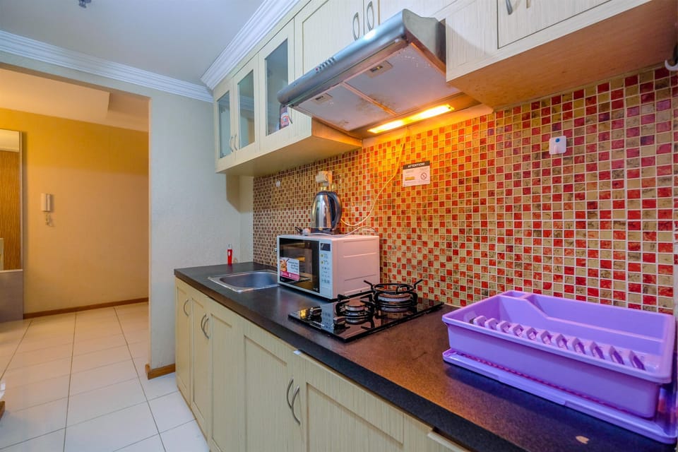 Fridge, stovetop, cookware/dishes/utensils