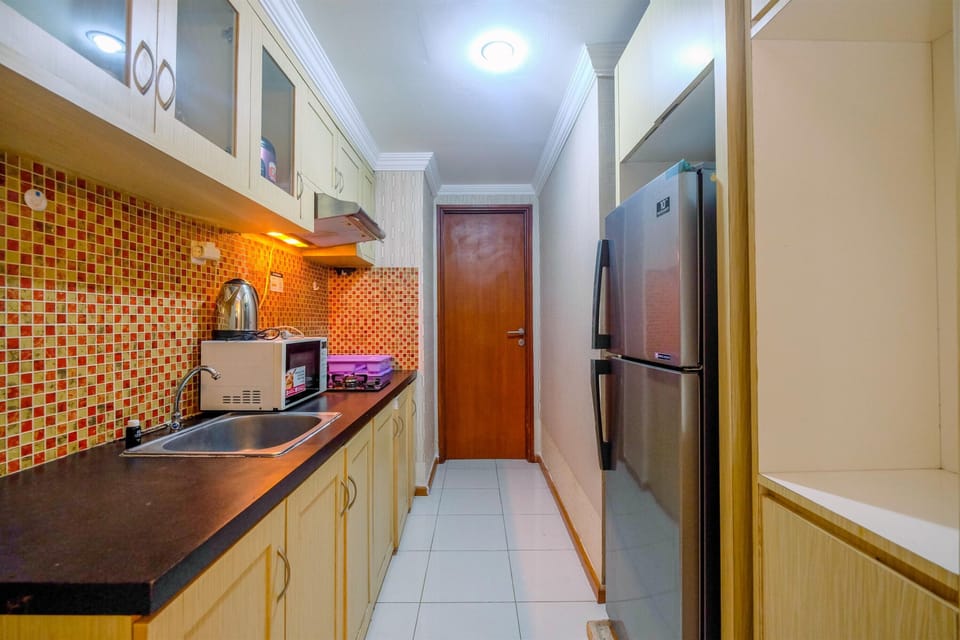 Fridge, stovetop, cookware/dishes/utensils