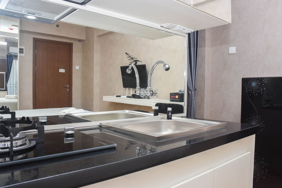 Room | Private kitchen | Fridge, stovetop, cookware/dishes/utensils