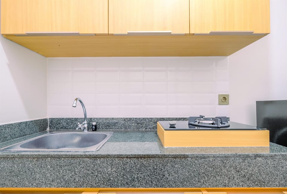 Room | Private kitchen | Fridge, stovetop, cookware/dishes/utensils