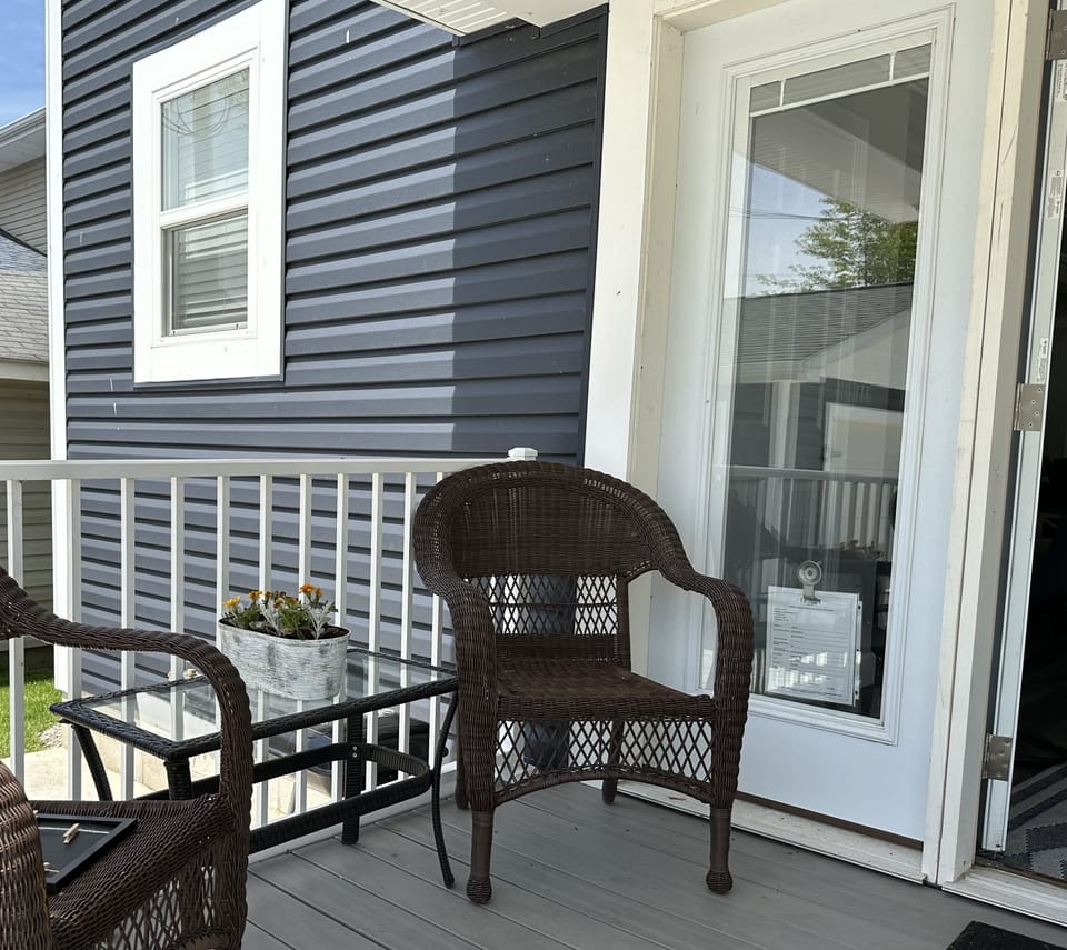 Porch at south entrance