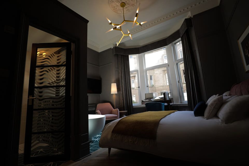 Luxury Room | Individually decorated, individually furnished, desk, laptop workspace