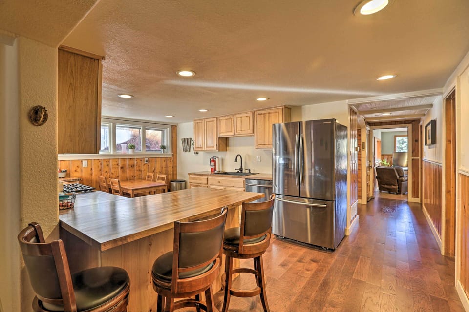 Kitchen | Dishware/Flatware