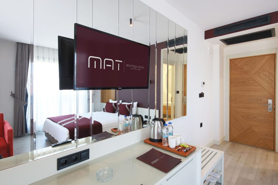 Standard Room | Egyptian cotton sheets, premium bedding, minibar, in-room safe