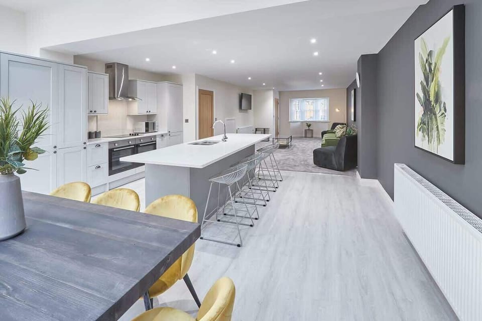 Littlebeck House, Briggswath - Host & Stay