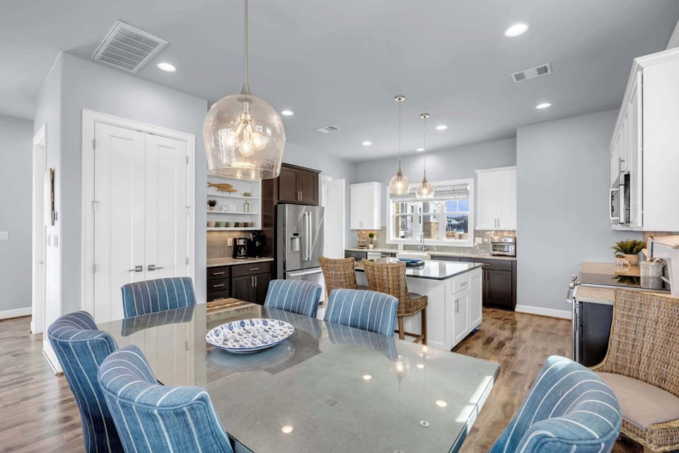 Enjoy your next meal around this table!