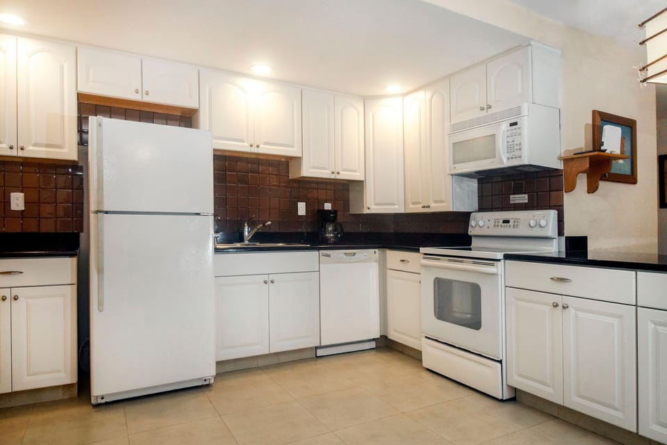 Fully loaded kitchen