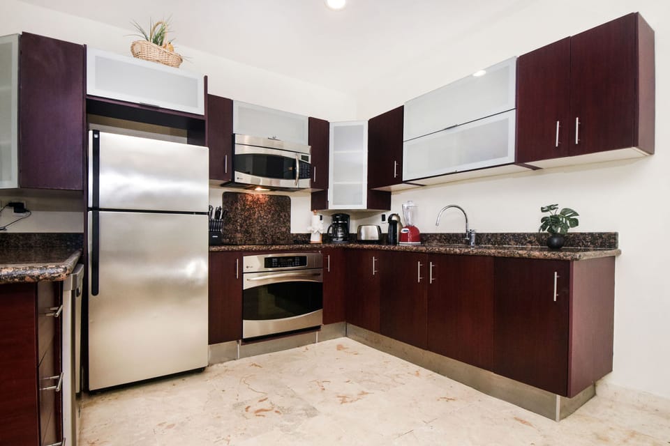 Fully-equipped kitchen