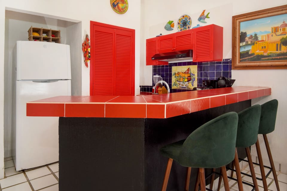 Sit back and relax with a margarita while the chef of your group whips up delicious meals.