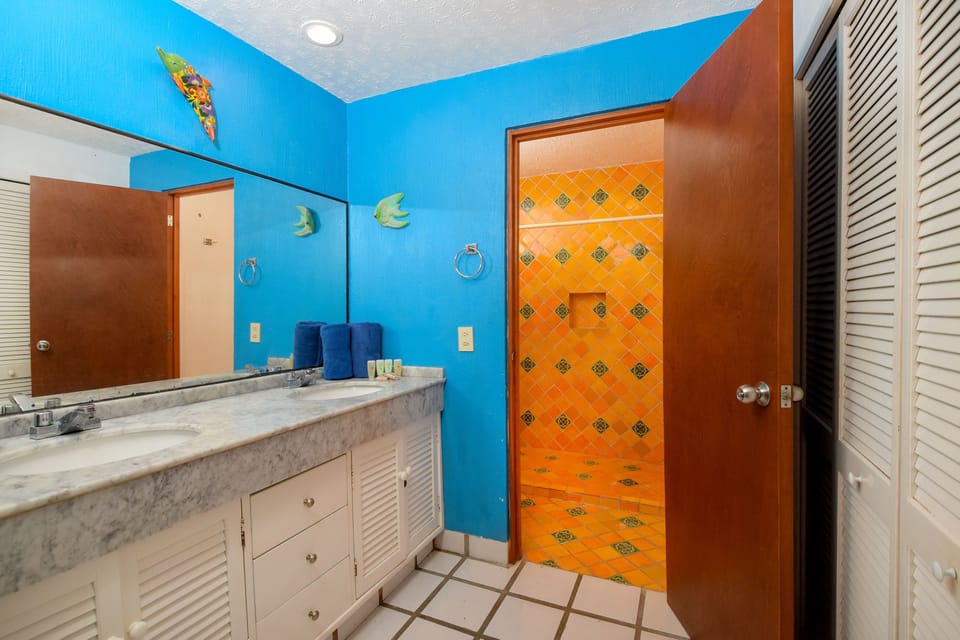 Master Bath - Freshen up after afternoons spent on the beach and in the ocean in our pristine bathroom.