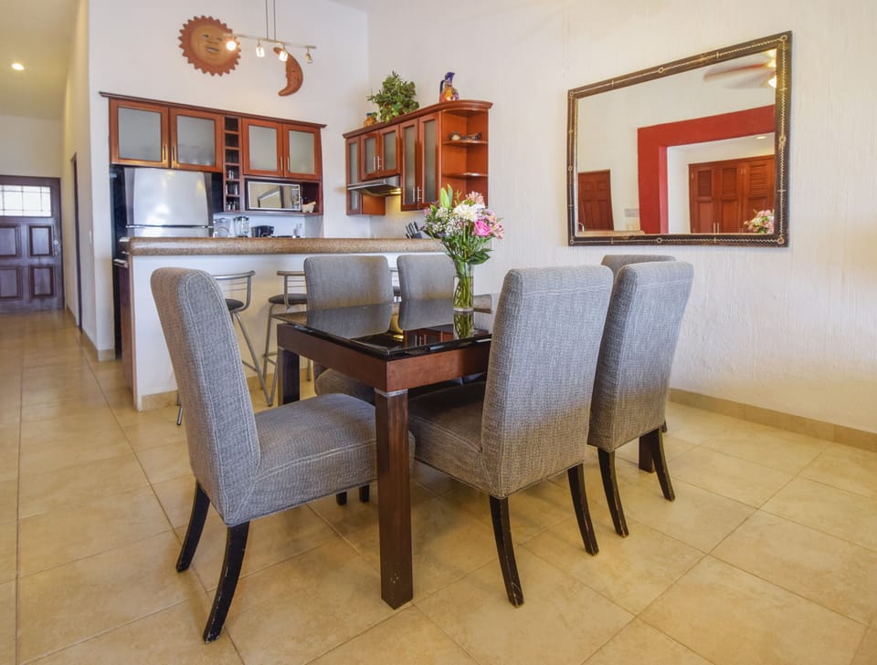 Dining for 6 guests
