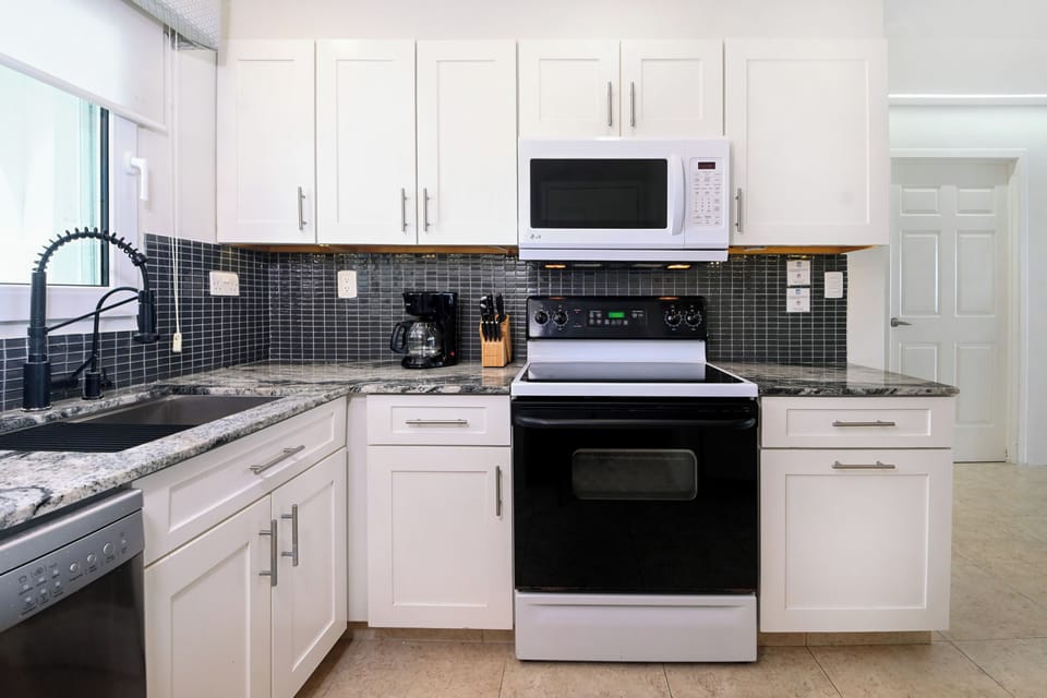 Deluxe Kitchen with everything you need