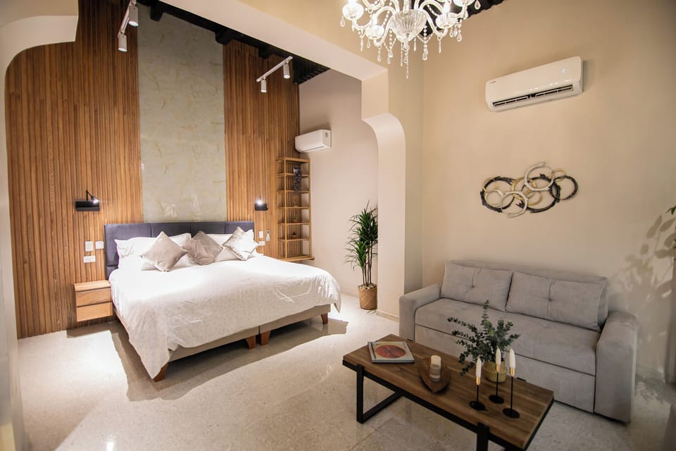 Studio Suite | Hypo-allergenic bedding, minibar, free WiFi, bed sheets