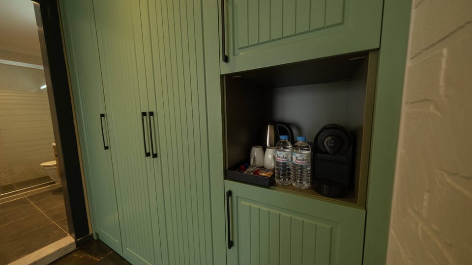 Garden Room | Free minibar items, in-room safe, soundproofing, free WiFi