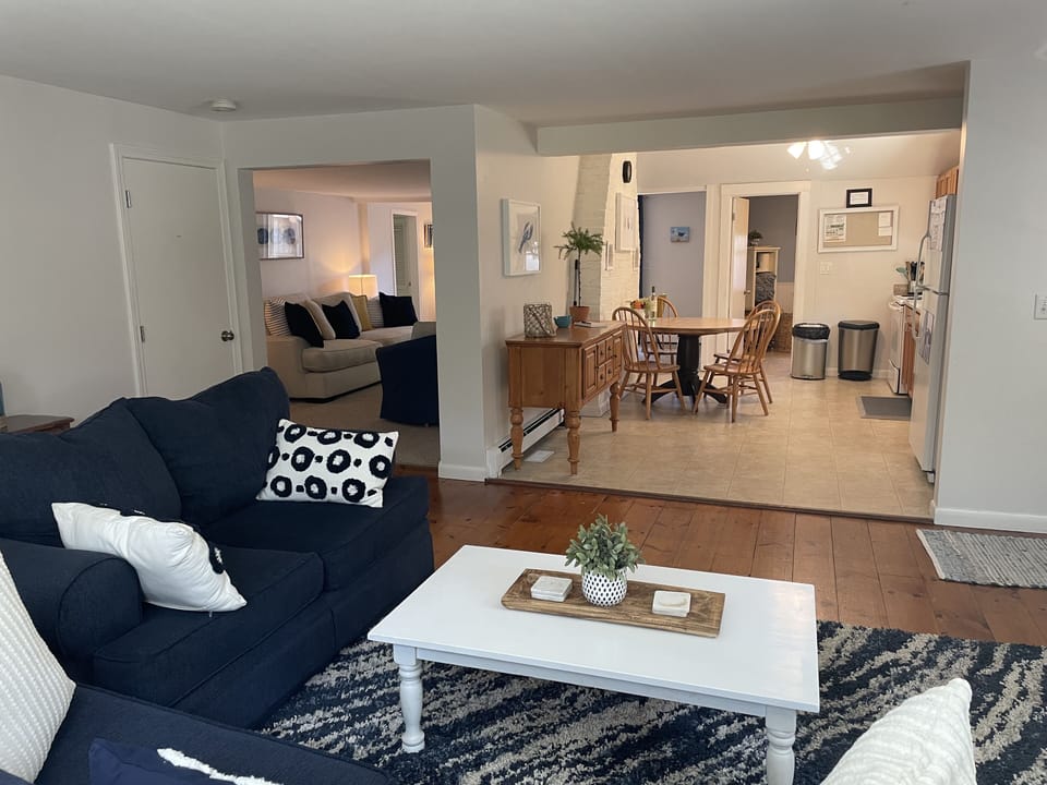 Open concept- the kitchen is open to the family room