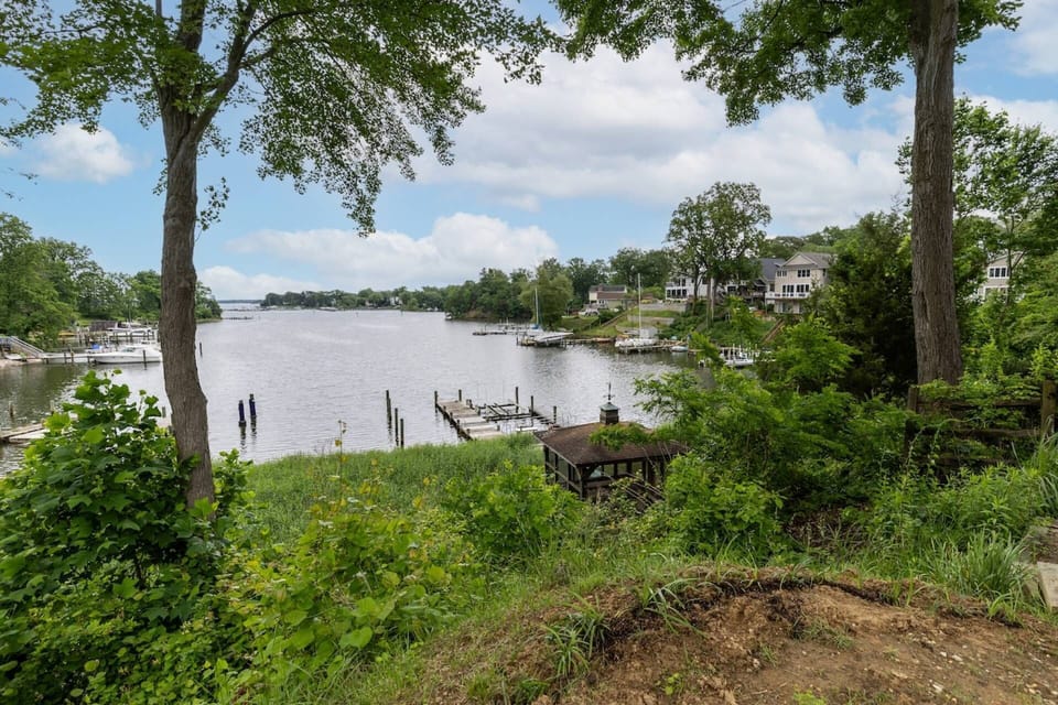Guests are welcome to use the property's private pier!  The perfect spot to launch kayaks and paddleboards (BYO-not included with rental).