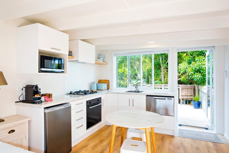 Full kitchen
