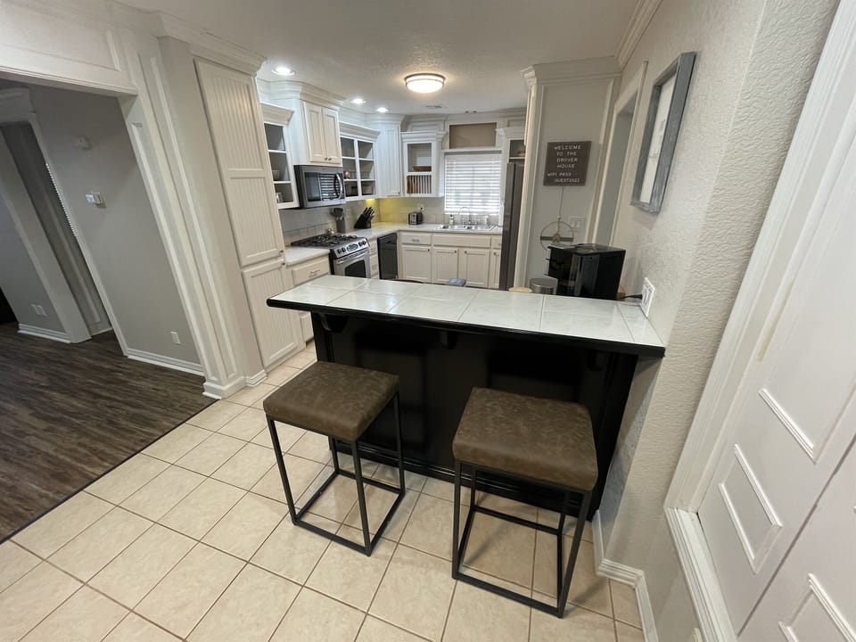 2 Bar Stools/Bar