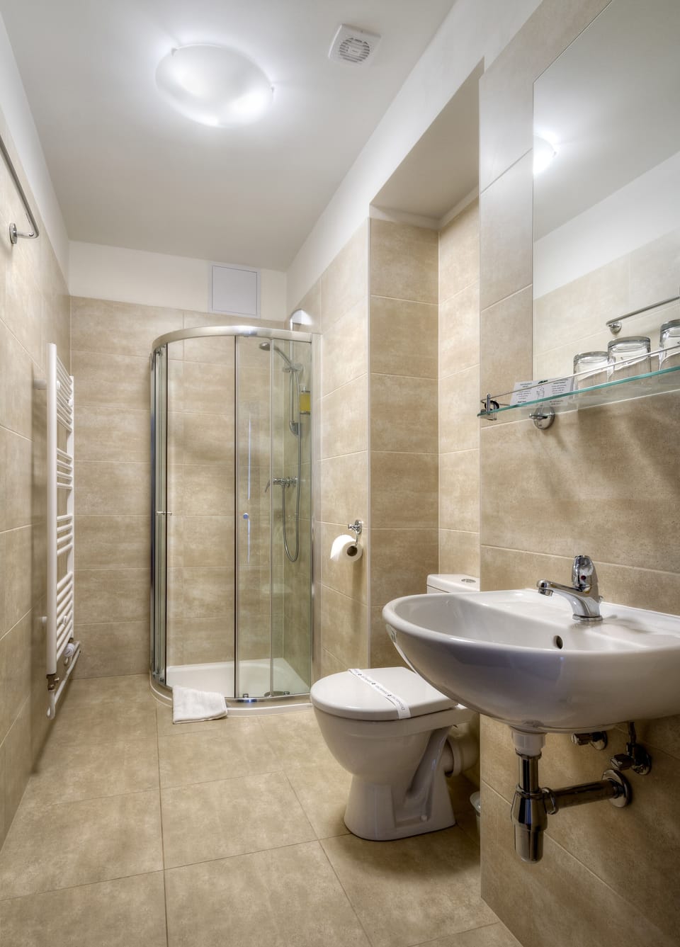 Standard Triple Room | Bathroom | Shower, eco-friendly toiletries, hair dryer, towels
