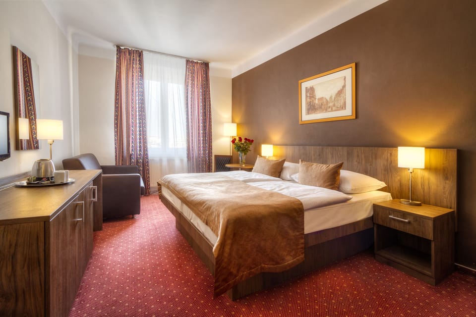 Standard Triple Room | Hypo-allergenic bedding, desk, blackout drapes, free WiFi
