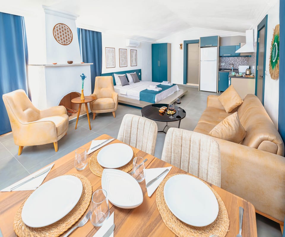Jakuzili Teras Deluxe Suite 1+0 | Premium bedding, Select Comfort beds, minibar, laptop workspace