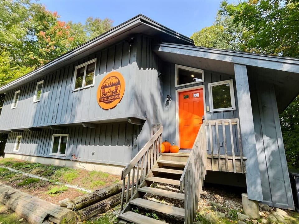 Summer vibes: Our welcoming front view.