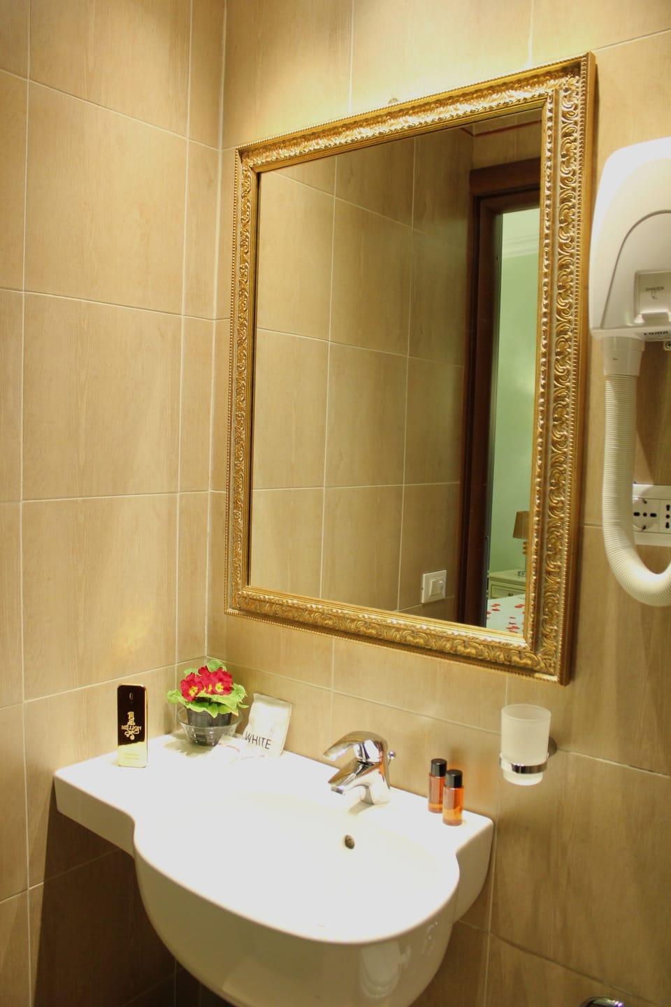 Room amenity