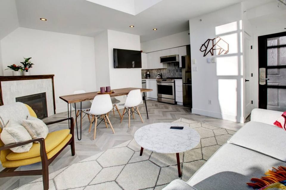 Beautifully renovated and furnished, all for your comfortability and convenience.