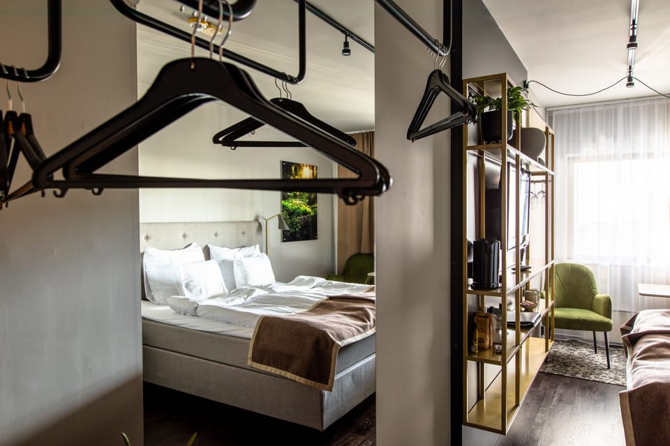 Hypo-allergenic bedding available, minibar, blackout drapes, WiFi (free)