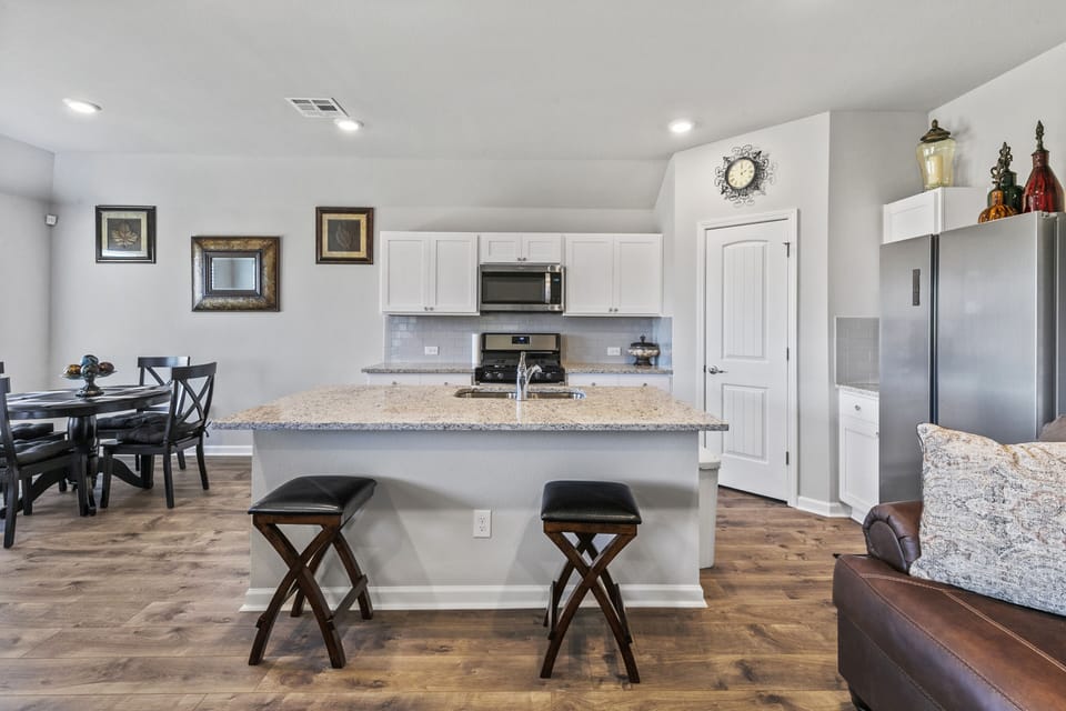 Full Kitchen