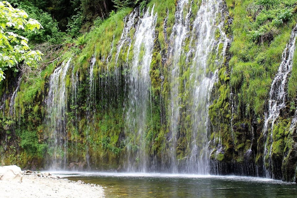 World famous Mossbrea falls