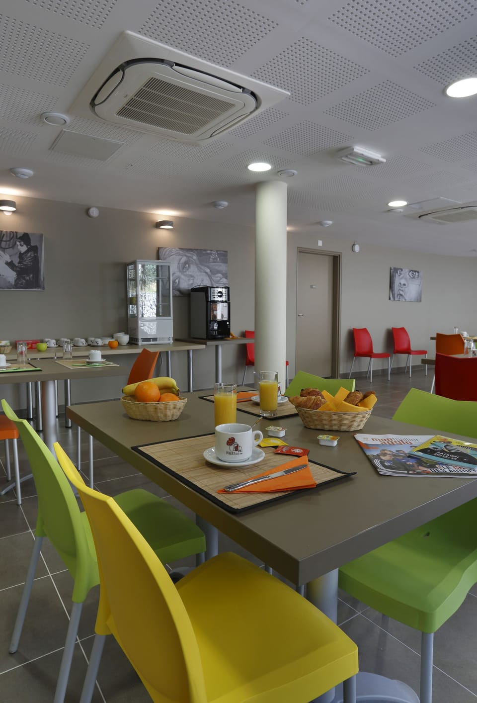 Breakfast area