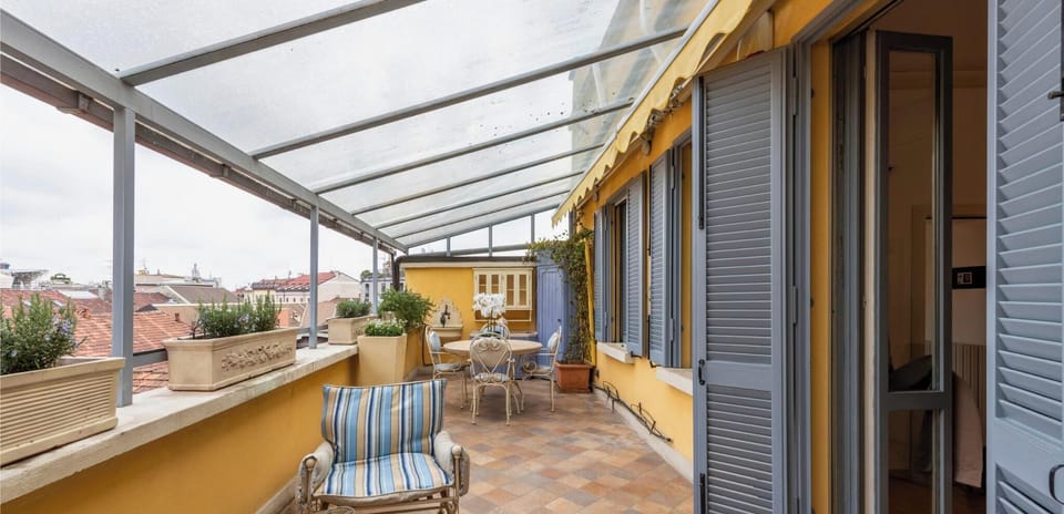 Suite Michelangelo ( Via Saffi 15 ) | Terrace/patio
