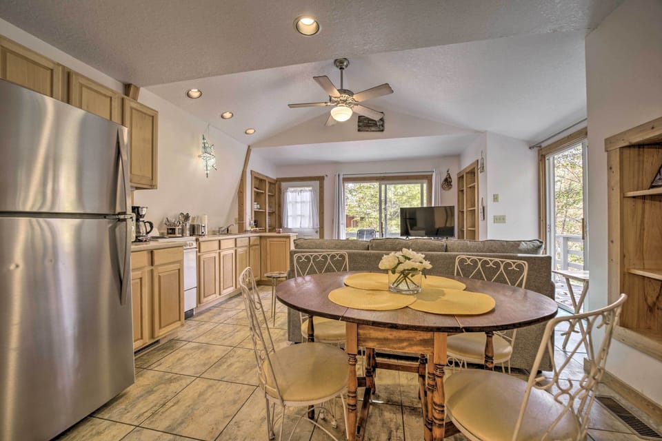 Dining Room | Dishware Privided