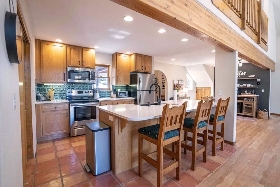 Kitchen Countertop Bar