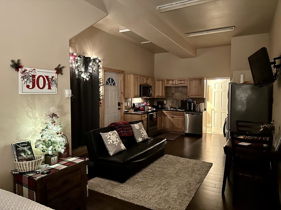 Holiday Decor ~ Dec.1 to Jan 15th