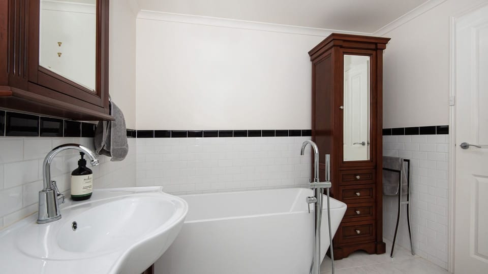 Family Bathroom with Bath