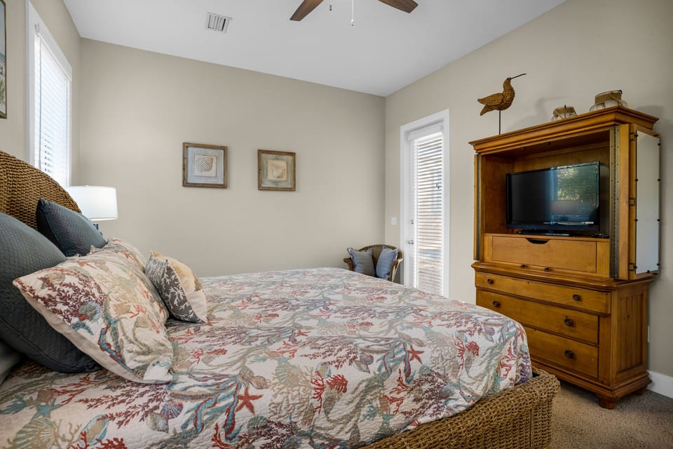 Guest bedroom